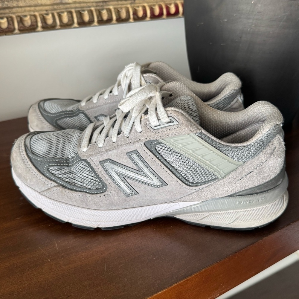New Balance 990 V6